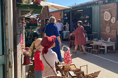 リヨンアンティークマーケット運河の蚤の市Les Puces du Canal