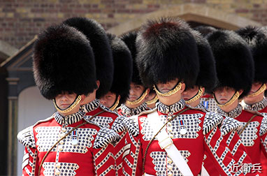 バッキンガム宮殿近衛兵