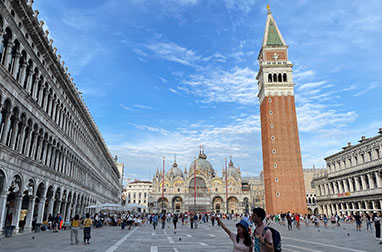 ベネチアゴンドラ遊覧アカデミア橋