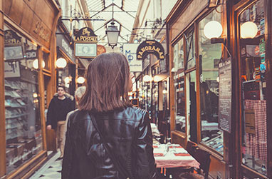 日本語公認ガイドがご案内！古き良きパリのパッサージュ巡り